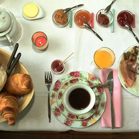 Emma לינה וארוחת בוקר גנט