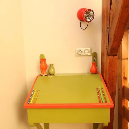 לינה וארוחת בוקר Emma